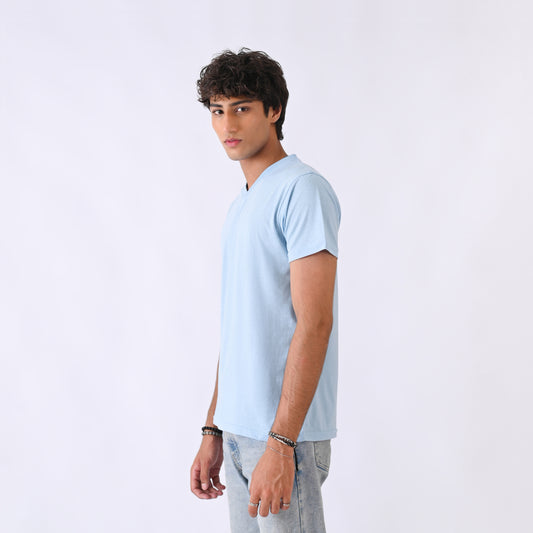 V-Neck - Light Blue